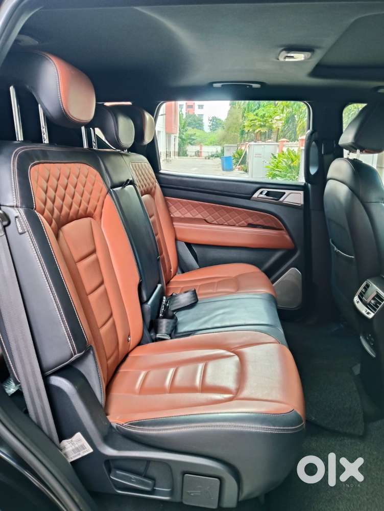 Mahindra Alturas G4 4wd At, 2022, Diesel