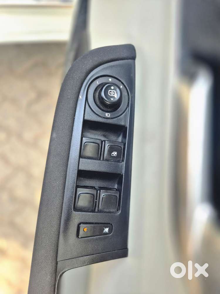 Tata Altroz Xz, 2023, Petrol