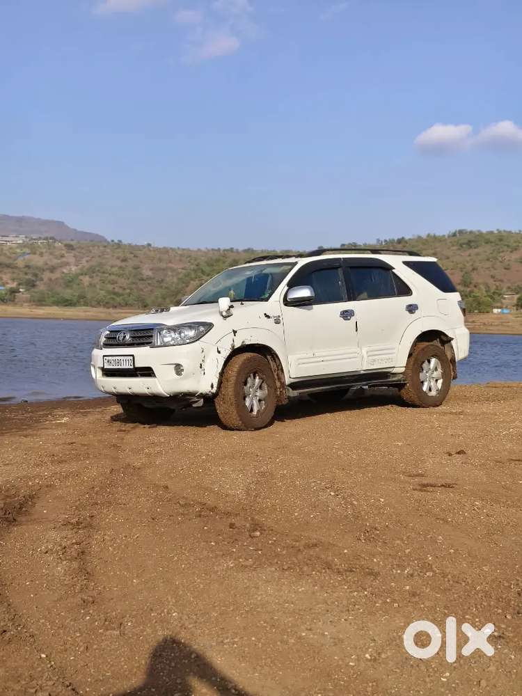 Toyota Fortuner 2011 Diesel 140000 Km Driven