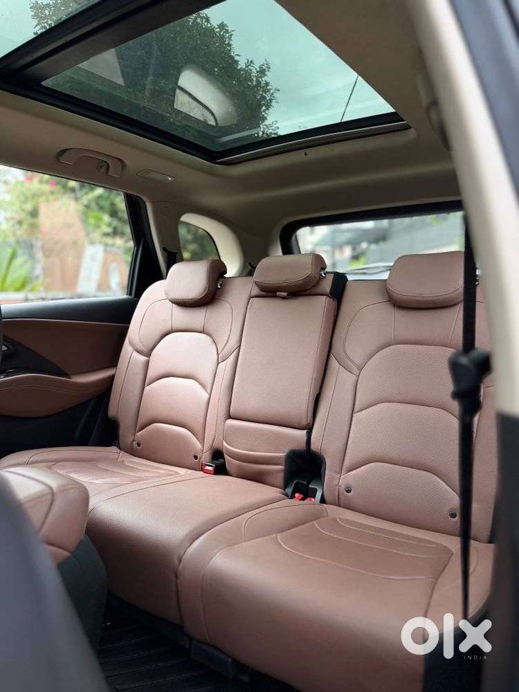 Mg Hector Plus Sharp Pro 1.5 Turbo Petrol Cvt 6 Str, 2023, Petrol