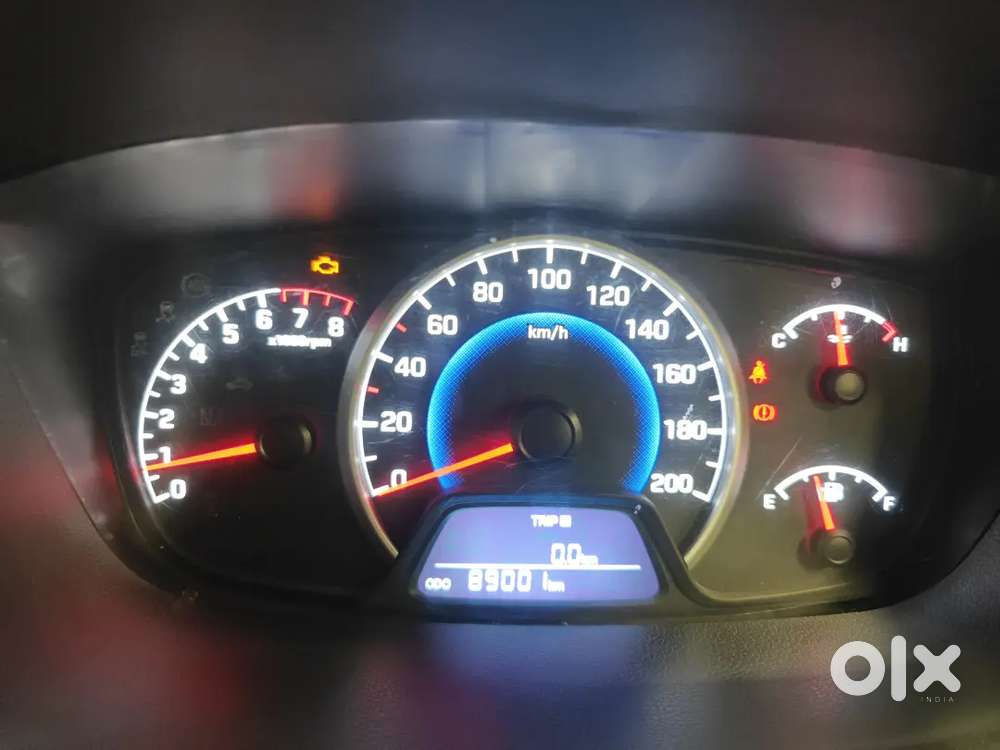 ગ્રાન્ડ આઇ ટેન સ્પોર્ટ્સ (option)૨૦૧૬ Petrol +cng.બેન્ક મેનેજર ની ગાડી