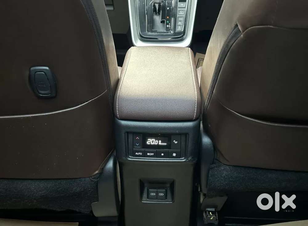 Toyota Innova Hycross 2.0 Zx Hybrid 7 Str, 2024, Petrol