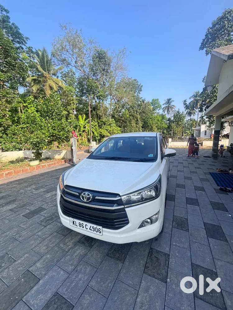 Toyota Innova Crysta 2017 Diesel 200000 Km Driven