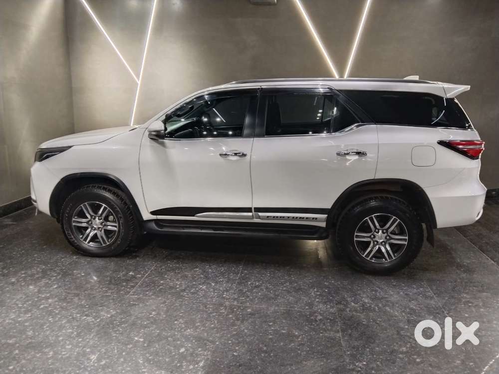Toyota Fortuner 4x2 At 2.7 Petrol, 2025, Petrol