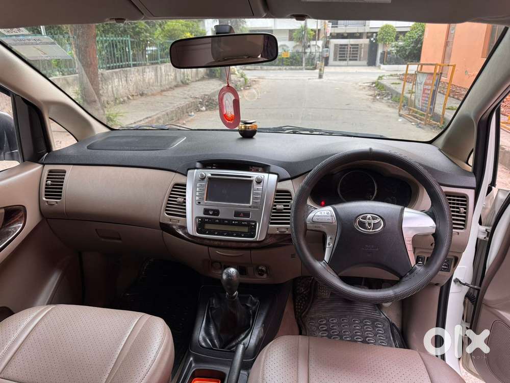 Toyota Innova 2.5 G (diesel) 7 Seater Bs Iv, 2015, Diesel