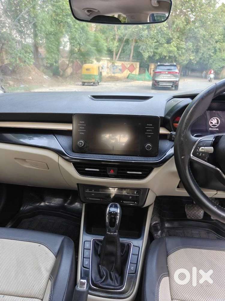 Skoda Slavia Style 1.0l Tsi At, 2022, Petrol