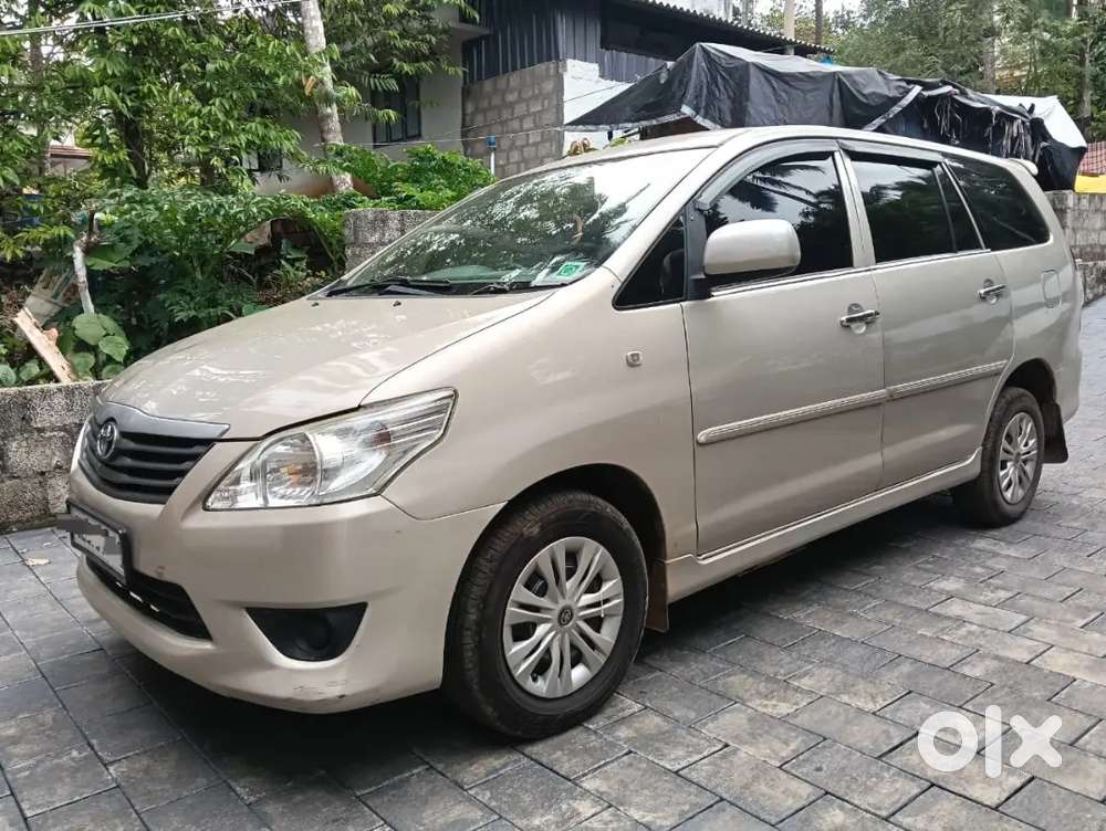 Toyota Innova 2011 Diesel 290000 Km Driven