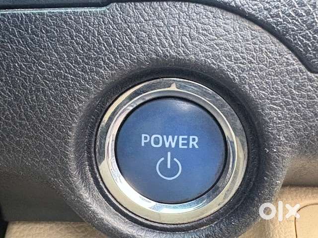 Toyota Camry 2.5 Hybrid, 2017, Petrol