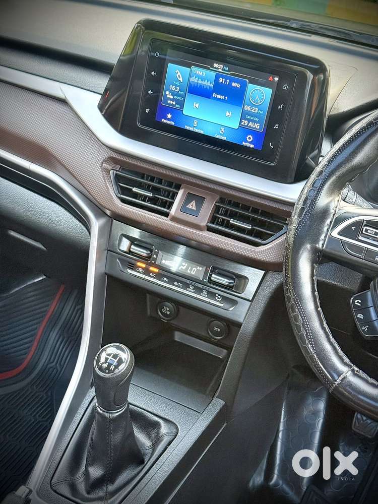 Maruti Suzuki Brezza 1.5 Zxi Smart Hybrid, 2023, Petrol