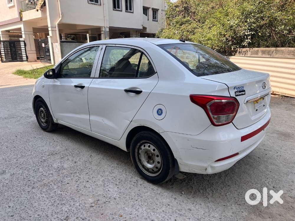 Hyundai Xcent 2018  Yellow Plate  Good Mileage  Immediate Sale