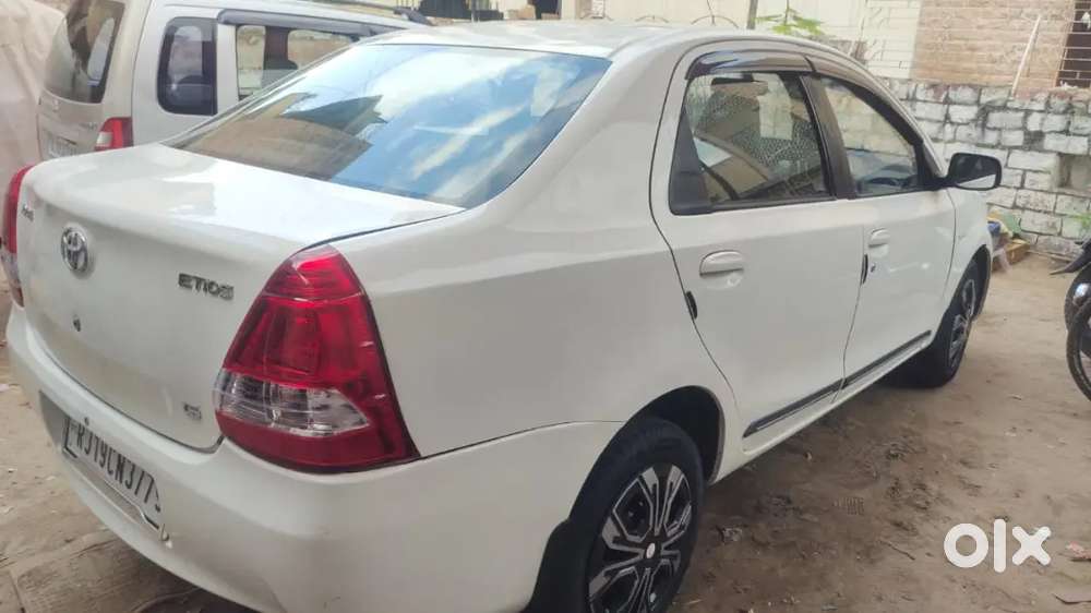 Toyota Etios 2012 Cng & Hybrids 130000 Km Driven