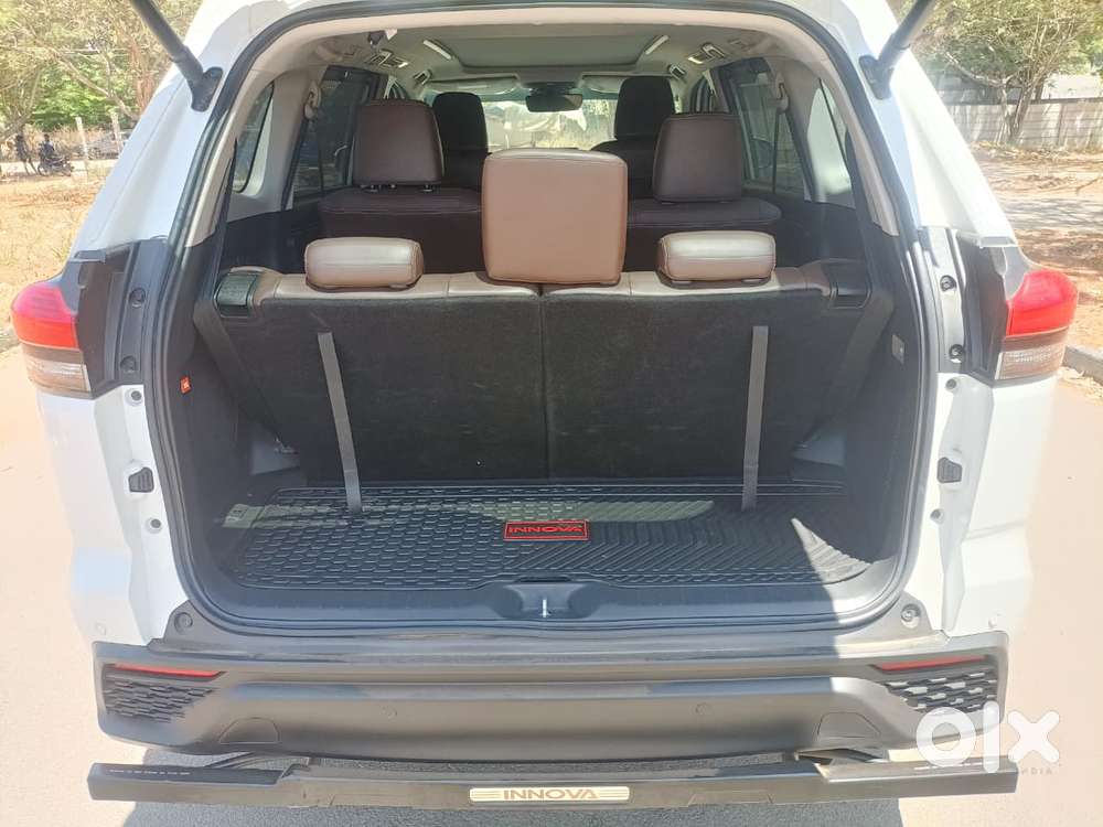 Toyota Innova Hycross 2.0 Zx (o) Hybrid 7 Str, 2023, Petrol