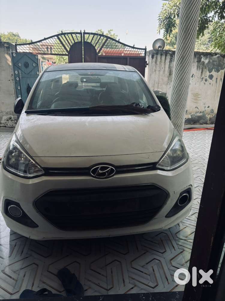 Hyundai Xcent Petrol 2016 Yellow Plate