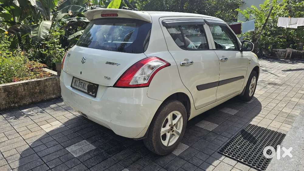 Maruti Suzuki Swift Lxi, 2015 Year/official Service Only