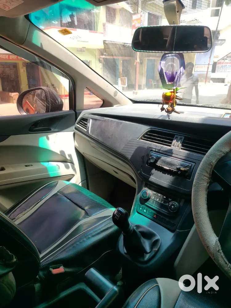 Mahindra Marazzo 1.5 M2 2020 मैनुअल