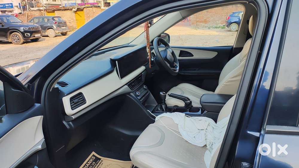 Mahindra Xuv700 2.2 Ax 5 Diesel Mt 7 Str, 2022, Diesel