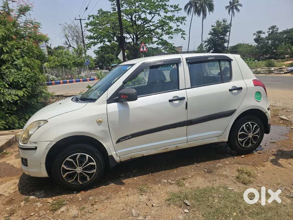 Maruti Suzuki Swift 2009 Petrol 143000 Km Driven