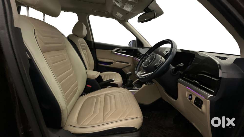 Kia Carens 1.4 Luxury Plus Dct 7 Str, 2022, Petrol