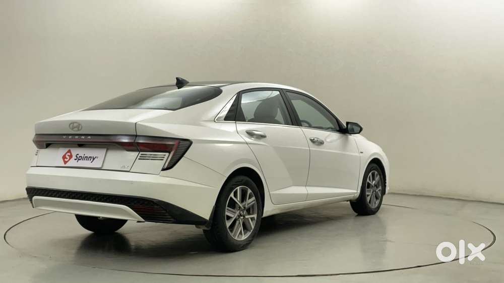 Hyundai Verna 1.5 Sx (o) Vtvt, 2023, Petrol