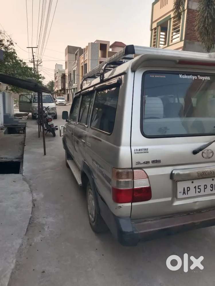 Toyota Qualis 2004 Diesel Well Maintained