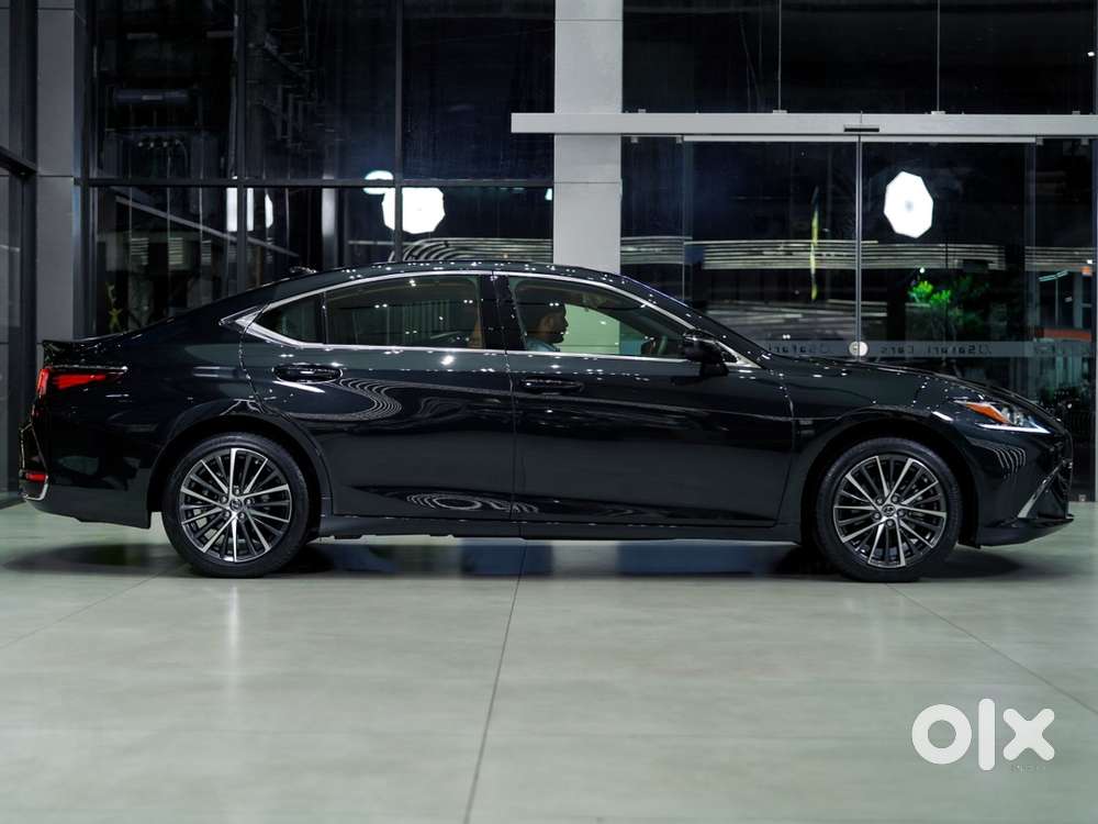 Lexus Es Petrol 2024