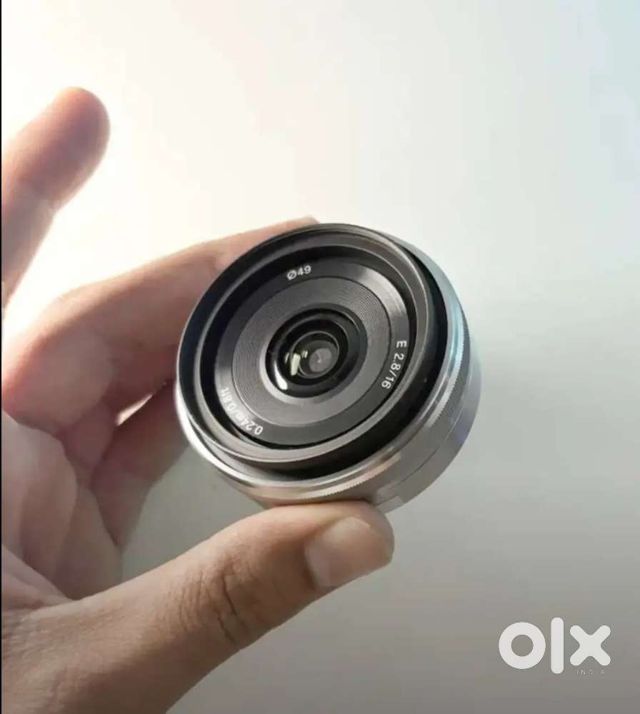 Sony 16mm f2.8 wide angle prime lens