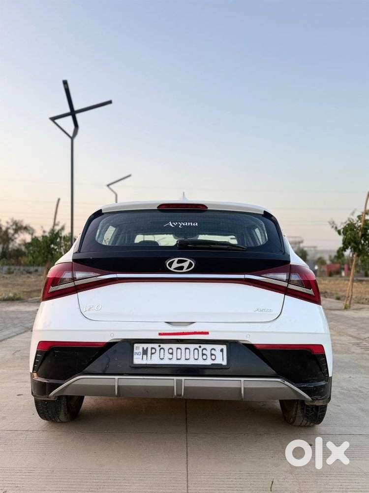 Hyundai I20 Asta (o) 1.2 Mt, 2023, Petrol