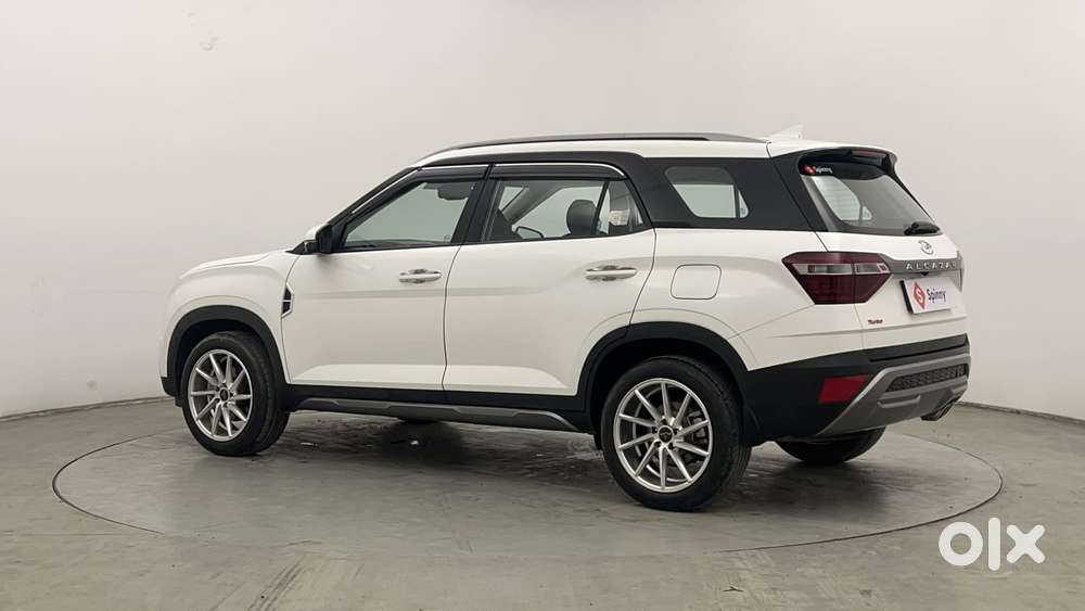 Hyundai Alcazar Platinum 7 Str 1.5 Turbo Petrol Adventure, 2023, Pet..