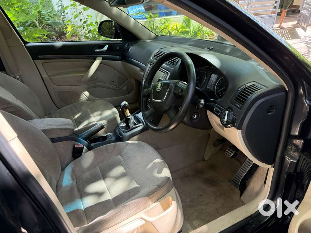 Skoda Laura 2.0 Ambition 2011
