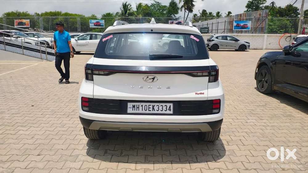 Hyundai Venue Se Petrol Automatic 2025