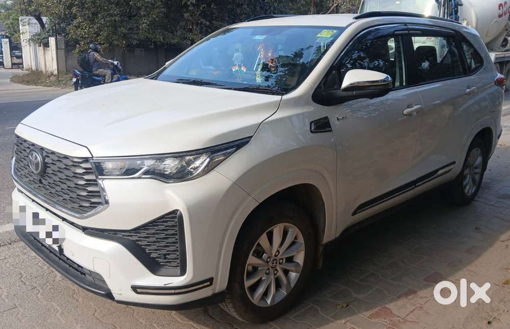 Toyota Innova Hycross 2.0 Vx Hybrid 7 Str, 2025, Cng & Hybrids