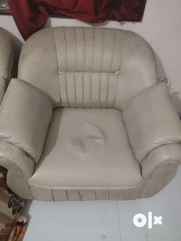 Single sofa deals olx