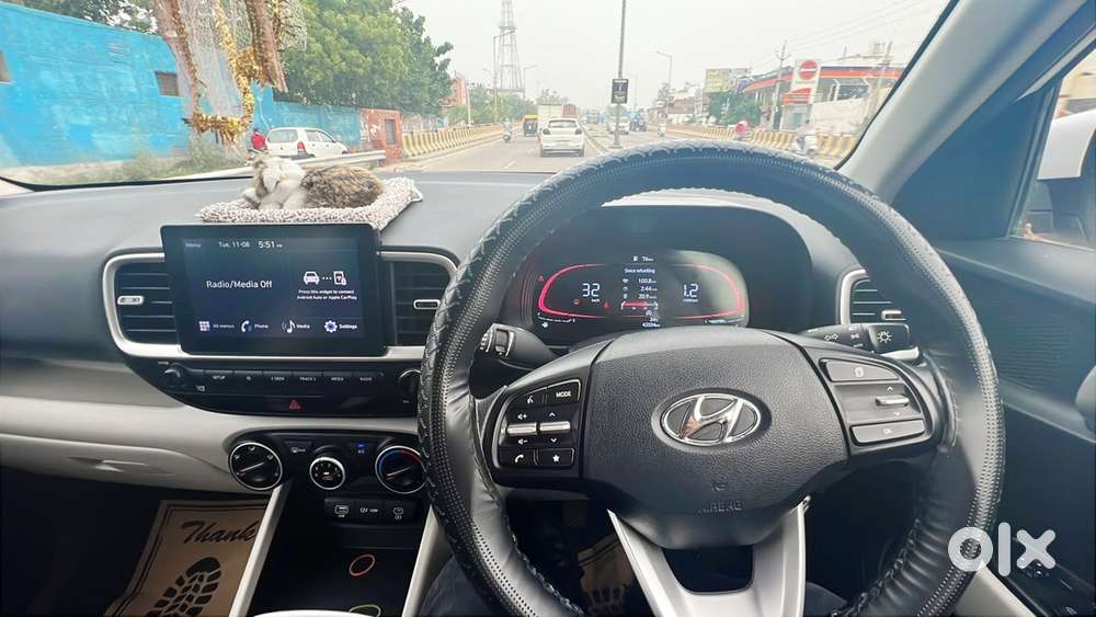 Hyundai Venue Petrol Manual 2024