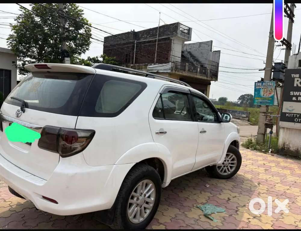 Toyota Fortuner 2013 Diesel 148196 Km Driven.