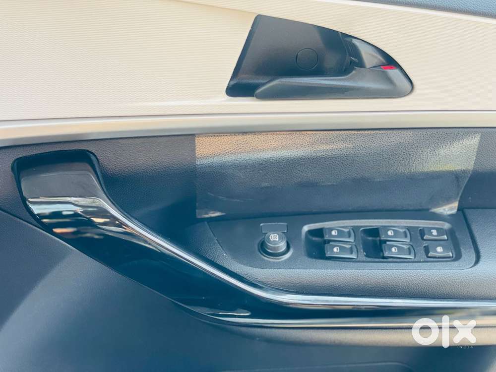 Mahindra Xuv700 2.2 Ax 5 Diesel Mt 7 Str, 2022, Diesel