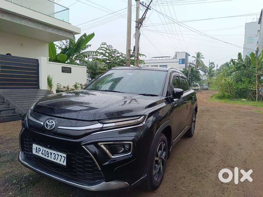 Toyota Urban Cruiser Hyryder 2024 Petrol Well Maintained