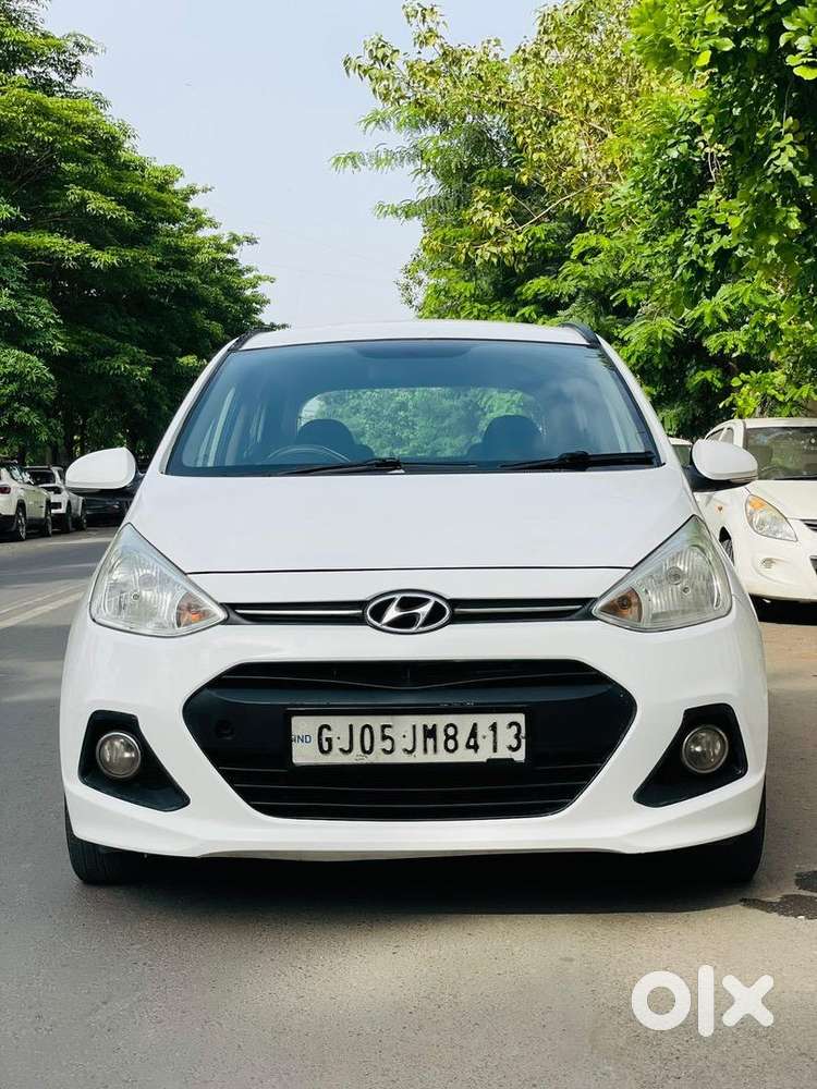 Hyundai Grand I10 2015 Diesel 80000 Km Driven