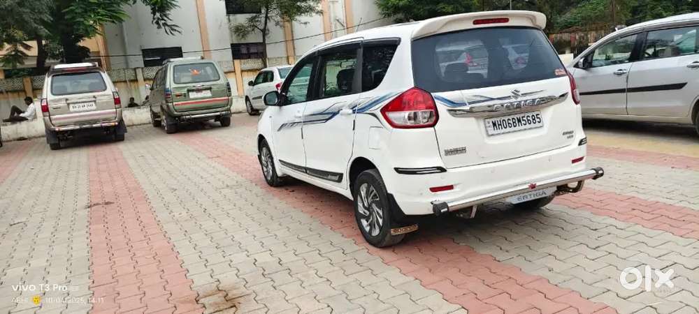 Maruti Suzuki Ertiga 2016 Diesel 180000 Km Driven