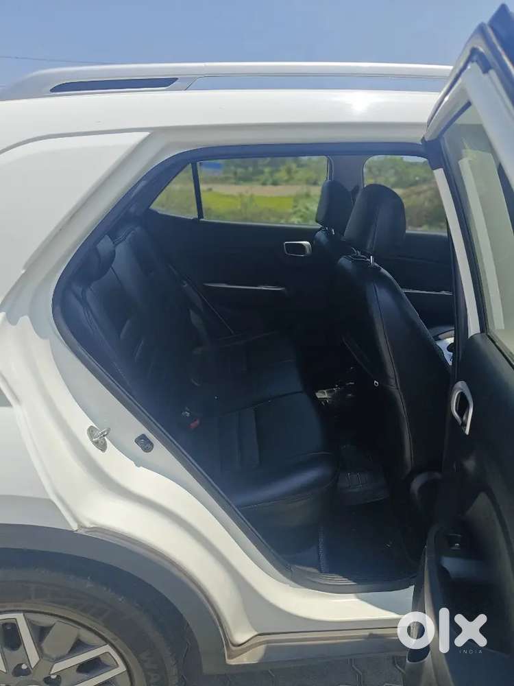 Hyundai Venue 2022 Diesel Well Maintained