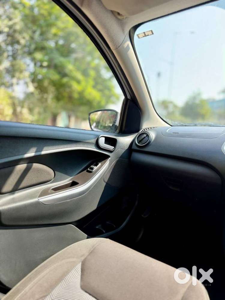 Ford Figo, 2016, Petrol