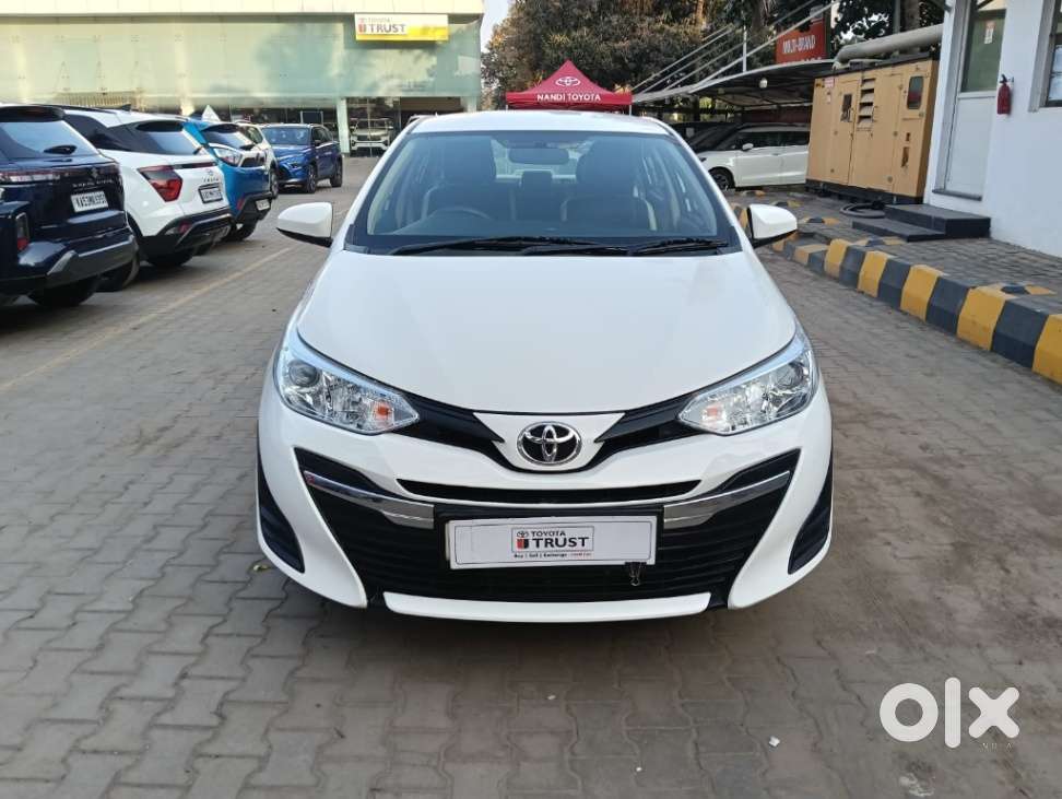 Toyota Yaris J Cvt, 2021, Petrol