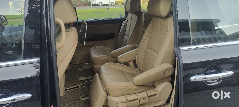 Kia Carnival 2022 Limousine Plus