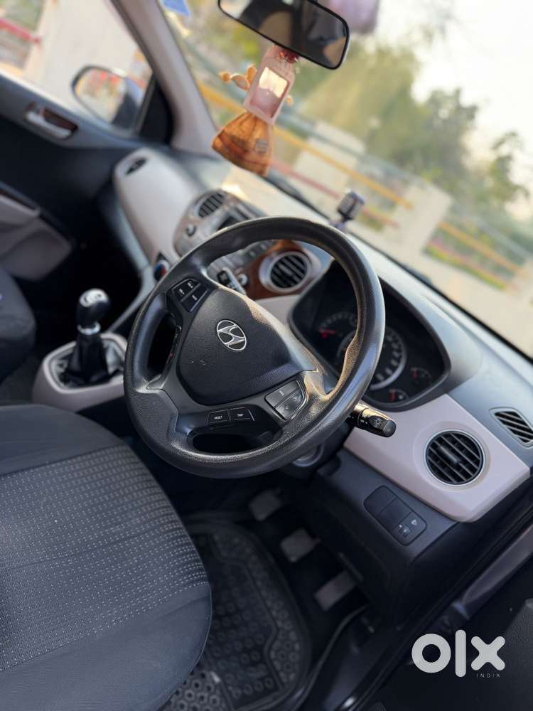 Hyundai Grand I10 Sportz Edition, 2015, Petrol