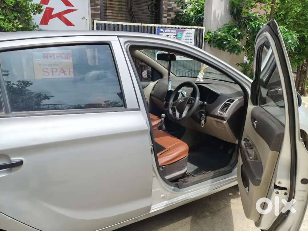 Hyundai I 20 Sports 07/2011  Rs. 225000