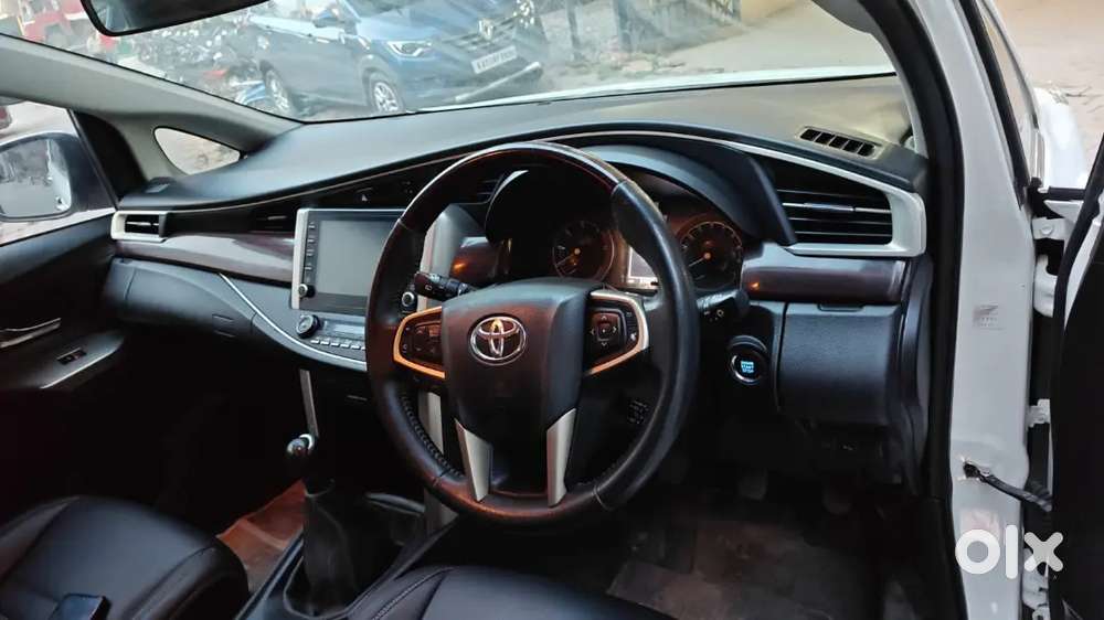 2022 Innova Crysta V Well Maintained Driven Only 91000kms