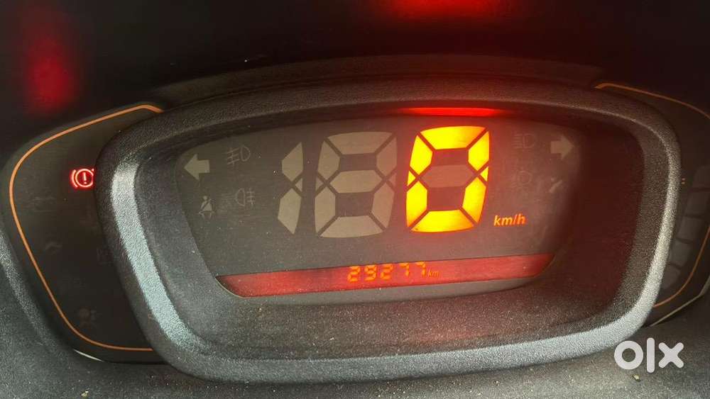 Amt Renault Kwid Rxt (o) Easy- R 2017 Petrol 29277 Km Driven