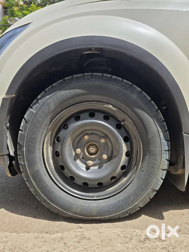Mahindra Xuv500 2021
