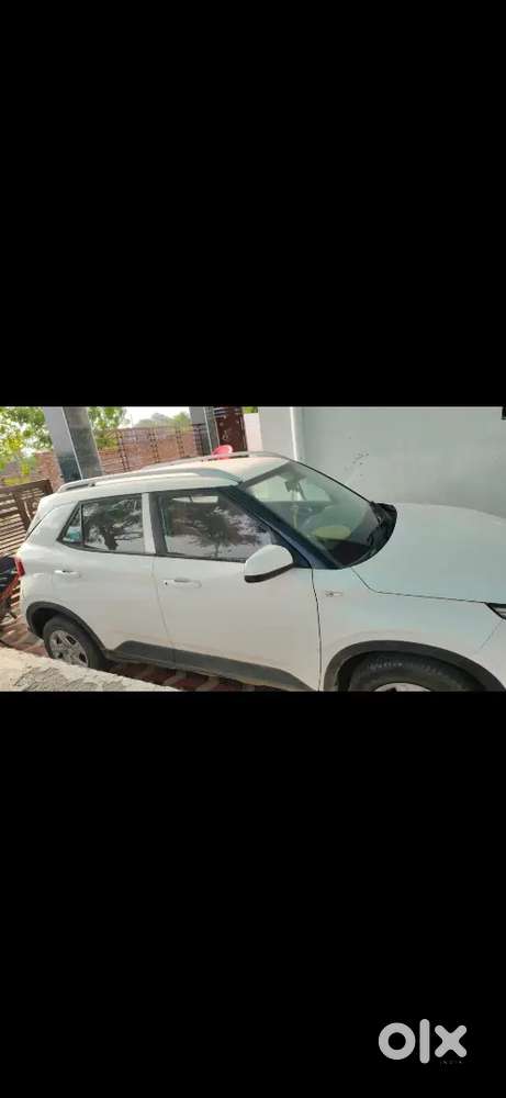 Hyundai Venue 2020 Petrol 85000 Km Driven