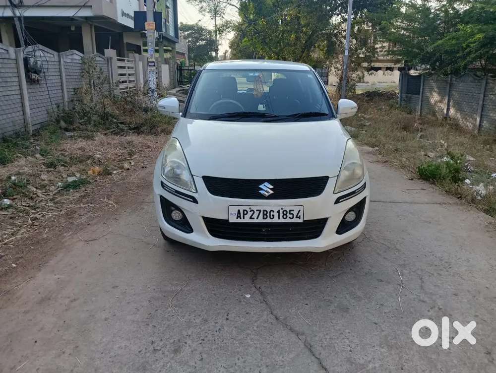 Maruti Suzuki Swift 2015 Diesel 102562 Km Driven