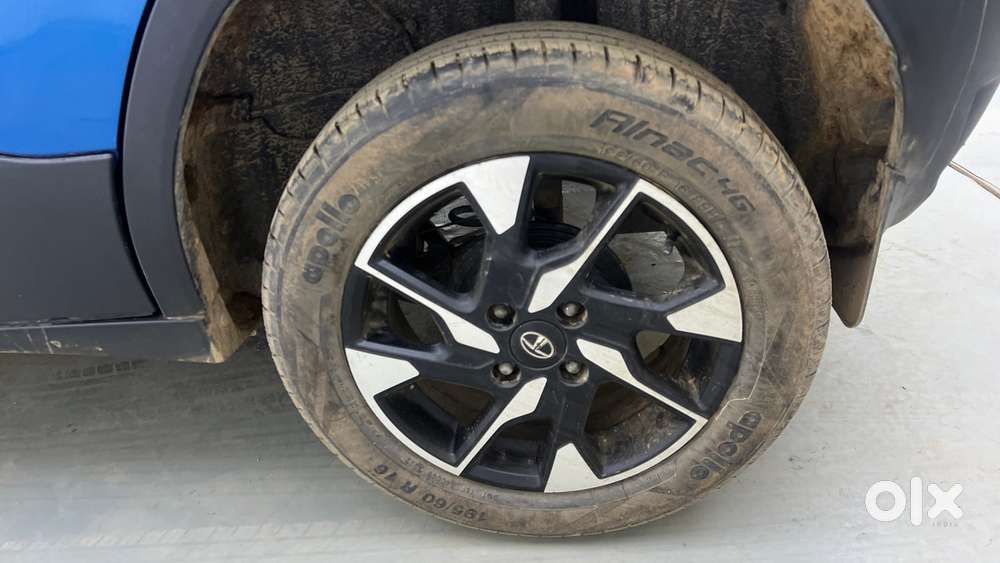 Tata Punch 1.2 Revotron Creative Amt Dual Tone, 2022, Petrol